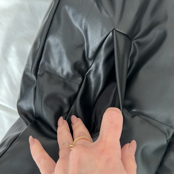 Leather vest - Picture 4 of 4